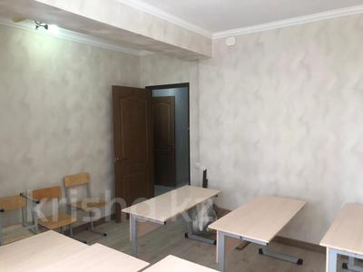 2-бөлмелі пәтер · 66 м² · 1/6 қабат, мкр Шугыла 2/13 к1-27, 2/13 к28-33м, 2/13 к28-30Б, бағасы: 40 млн ₸ в Алматы, Наурызбайский р-н