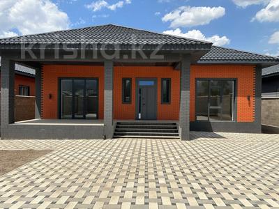 Отдельный дом · 6 комнат · 201 м² · 7.5 сот., Макатаева за 93 млн ₸ в Абай