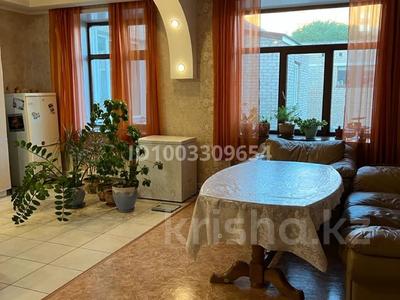 Продажа квартир в Северо-Казахстанской обл.: 5-комнатная квартира · 194 м² · 2/2 этаж, Казахстанской правды 118 — Гор отдел за 69 млн 〒 5-комнатная квартира · 194 м² · 2/2 этаж, Казахстанской правды 118 — Гор отдел за 69 млн 〒 в Петропавловске