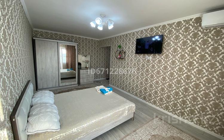 1-комнатная квартира, 50 м², 5/5 этаж посуточно, Казахстанская за 10 000 〒 в Талдыкоргане — фото 2