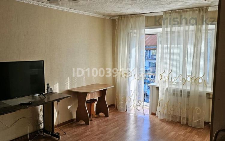 2-бөлмелі пәтер · 43.4 м² · 4/4 қабат, Абая 69, бағасы: 6 млн ₸ в Риддере — фото 3