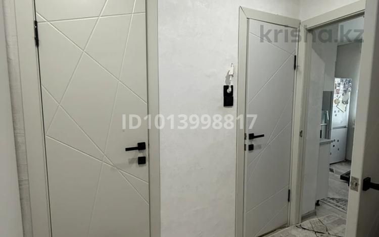 2-бөлмелі пәтер · 51 м² · 8/9 қабат, Микрорайон 3А 4 — В шаговой доступности супермаркет «Южный»; • рядом детский сад «Алтанай»; • лицей №9; • гимназия №1., бағасы: 120 000 ₸ в Темиртау — фото 2