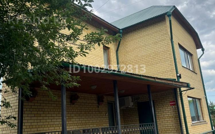 Свободное назначение, офисы, общепит, бани, гостиницы и зоны отдыха, медцентры и аптеки, образование, развлечения · 1030 м² за 350 млн 〒 в Костанае, Юбилейный — фото 2