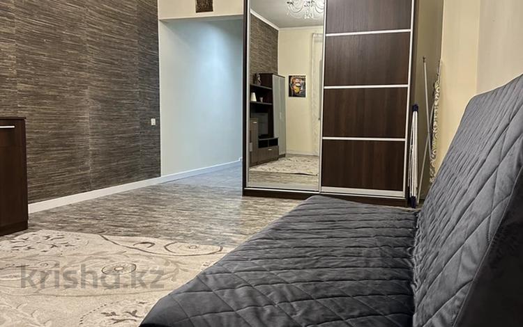 1-комнатная квартира · 25 м², Зенкова 59 за 250 000 〒 в Алматы, Медеуский р-н — фото 2