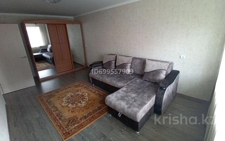 1-комнатная квартира · 33 м², Ауэзова 6 за 160 000 ₸ в Усть-Каменогорске — фото 2