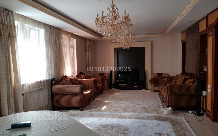 4-комнатная квартира · 189 м² · 5/10 этаж, Сарайшык 40 за 550 000 ₸ в Астане, Есильский р-н — фото 2