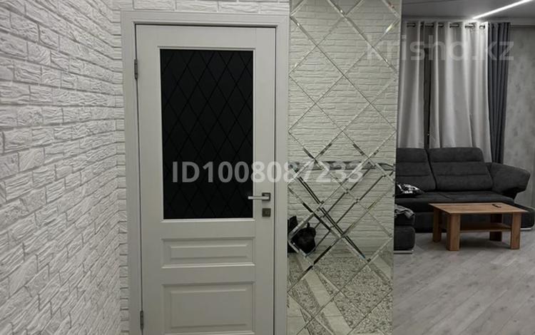 2-бөлмелі пәтер · 60 м² · 14/16 қабат, мкр Новый Город 34/1 — Цирк городской, бағасы: 15 000 ₸ в Караганде, Казыбек би р-н — фото 2