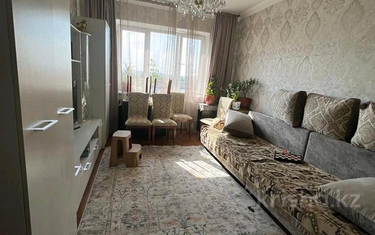 3-комнатная квартира, 80 м², 8/9 этаж, мкр Аксай-5 6