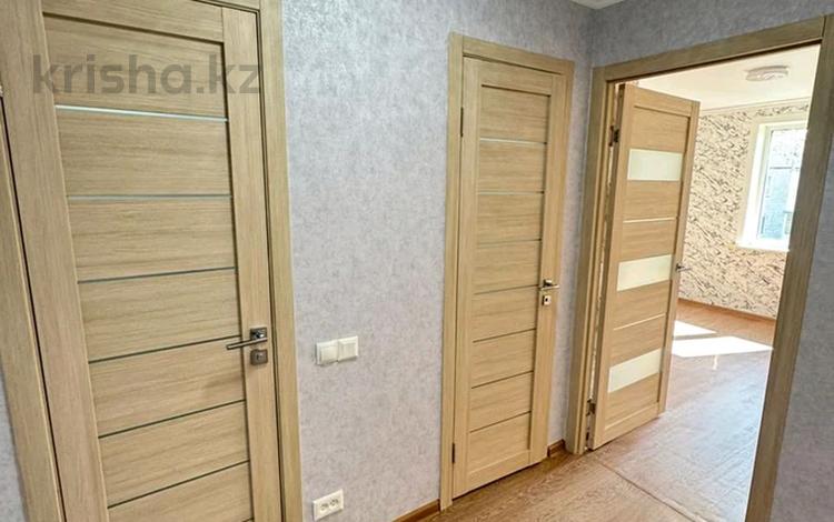 3-бөлмелі пәтер, 68 м², 4/5 қабат, Букетова 59 — Колхозный рынок. Парк., бағасы: 24.8 млн 〒 в Петропавловске — фото 2