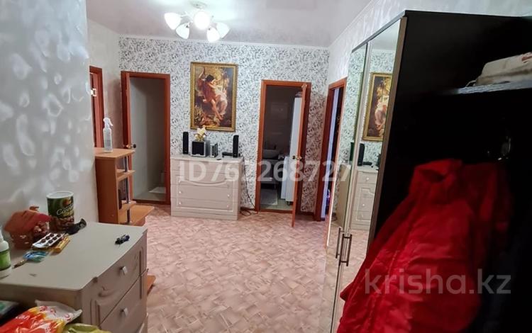 2-бөлмелі пәтер · 70 м² · 5/5 қабат, 10 мкр 28, бағасы: 19 млн ₸ в Аксае — фото 2