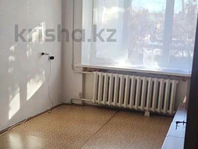 2-комнатная квартира · 42 м² · 2/5 этаж, жабаева — продам 2к в районе кафе мороженого за 14.9 млн 〒 в Петропавловске