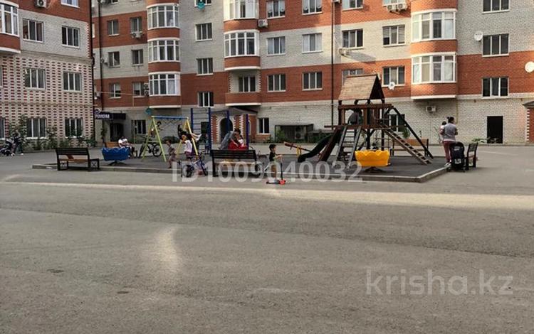 2-бөлмелі пәтер · 71.4 м² · 4/9 қабат, мкр Нурсая, Таумуш Жумагалиев 15, бағасы: 35.5 млн ₸ в Атырау — фото 2