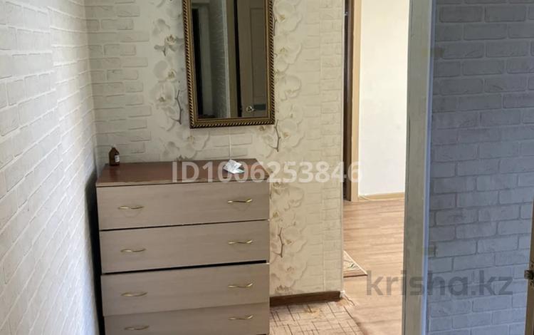 3-бөлмелі пәтер · 52 м² · 3/5 қабат, мкр Юго-Восток, Строителей 11 — Рынок Арай, 15 поликлиника, ТЦ Проспект, бағасы: 21 млн ₸ в Караганде, Казыбек би р-н — фото 2