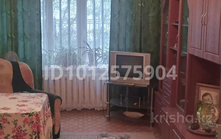 3-комнатная квартира · 60 м² · 1/5 этаж, жаманкулова 6 за 13 млн ₸ в Актобе, мкр. Сельмаш — фото 2