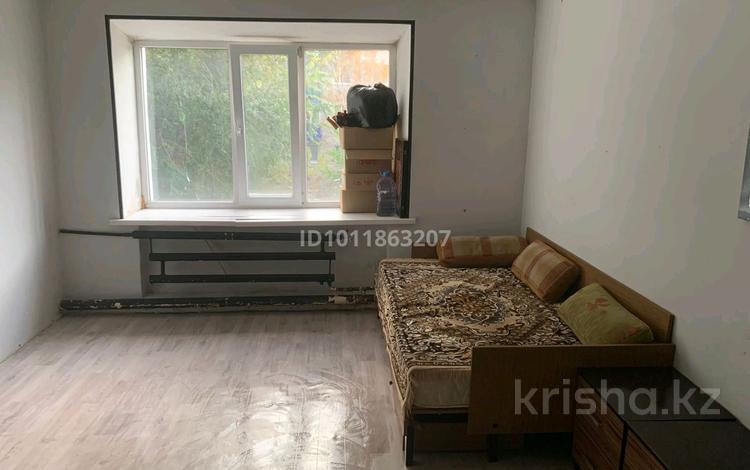 1-бөлмелі пәтер · 18 м² · 2/5 қабат, ул. Хиуаз Доспановой 58А, бағасы: 4 млн ₸ в Уральске, мкр Школьник — фото 2