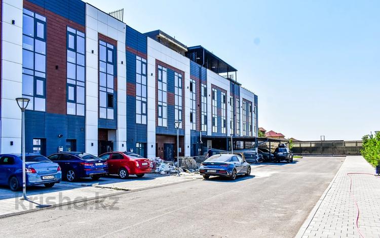 5-бөлмелі пәтер · 357 м² · 1/3 қабат, улица 4-ая 2, бағасы: 225 млн ₸ в Алматы, Медеуский р-н — фото 2