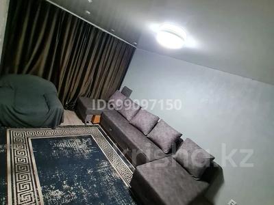 3-комнатная квартира · 51 м² · 1/5 этаж, мкр Новый Город, Нуркена абдирова 6 за 15 000 ₸ в Караганде, Казыбек би р-н