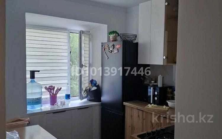 3-комнатная квартира · 52 м² · 2/5 этаж, Майкудук, Магнитогорская 39 за 14.5 млн ₸ в Караганде, Алихана Бокейханова р-н — фото 2