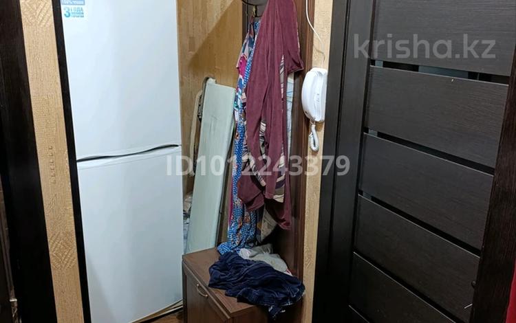 1-бөлмелі пәтер · 31 м² · 3/5 қабат, Пришахтинск, Металлистов 36, бағасы: 12 млн ₸ в Караганде, Алихана Бокейханова р-н — фото 2