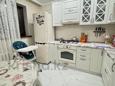 Пәтерлер в Абай обл.: 3-бөлмелі пәтер · 72.6 м² · 5/5 қабат, Чайжунусова, бағасы: 30 млн 〒 3-бөлмелі пәтер · 72.6 м² · 5/5 қабат, Чайжунусова, бағасы: 30 млн 〒 в Семее