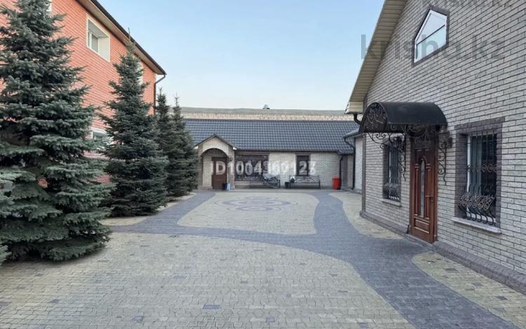 Дом · 5 комнат · 240 м², Хайдарова 20 за 120 000 ₸ в Павлодаре — фото 3