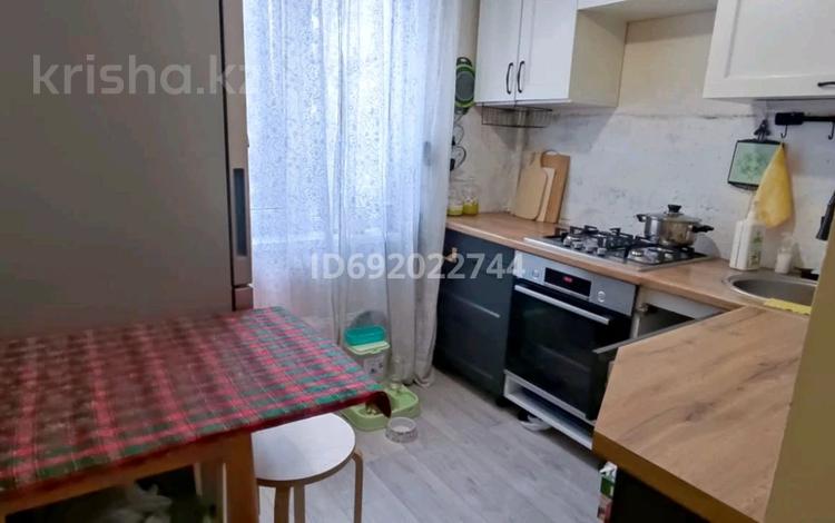 2-комнатная квартира, 43 м², 2/5 этаж, мкр Казахфильм 22