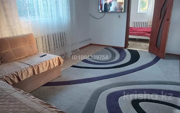 Часть дома · 3 комнаты · 100 м² · 7.5 сот., Бобровка, Мурат Дача 13/47 — Продам дом в дачи Мурат 2, торг у есть, документы в порядке, расположено в дол дороге, рядом есть магазин, до остановки 5минут за 8.5 млн ₸ в Семее — фото 2