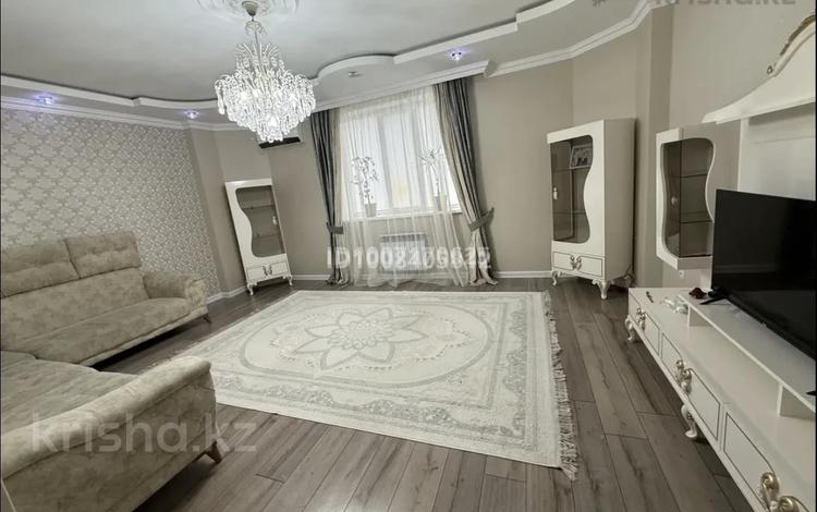 2-бөлмелі пәтер · 80 м² · 6/9 қабат, Центральный ш/а., Валиханова 13В, бағасы: 350 000 ₸ в Атырау, мкр Центральный — фото 6