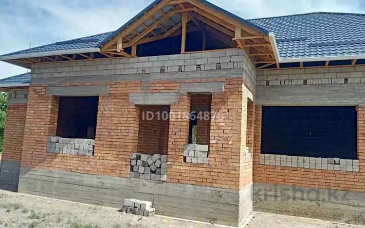 Отдельный дом · 6 комнат · 225 м² · 8.2 сот., Абая Валиханова 27 — Тойхана Қаратау тәжі жаны за 36.7 млн 〒 в Кентау — фото 2
