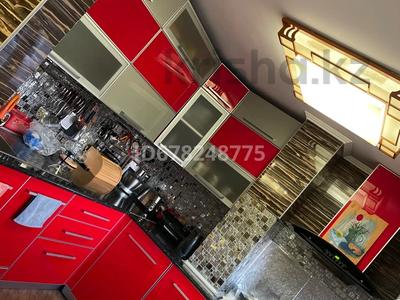 Продажа квартир в Шымкенте: 4-комнатная квартира, 100 м², 5/5 этаж, Мкр Карасу за 48 млн 〒 4-комнатная квартира, 100 м², 5/5 этаж, Мкр Карасу за 48 млн 〒 в Шымкенте, Аль-Фарабийский р-н