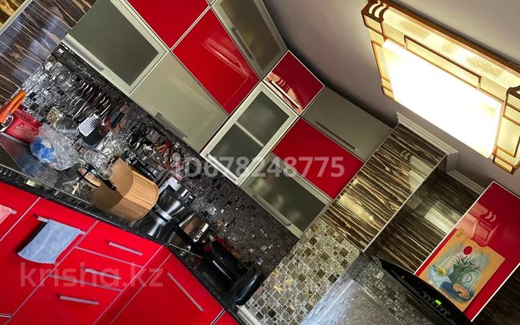 5-комнатная квартира · 100 м² · 5/5 этаж, Мкр Карасу за 36 млн 〒 в Шымкенте, Аль-Фарабийский р-н — фото 2