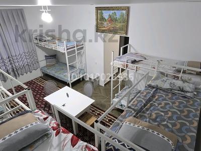 2-бөлмелі пәтер · 100 м² · 1/2 қабат, Арыс 45 — Жібек жолы Парк, бағасы: 15 000 ₸ в Туркестане