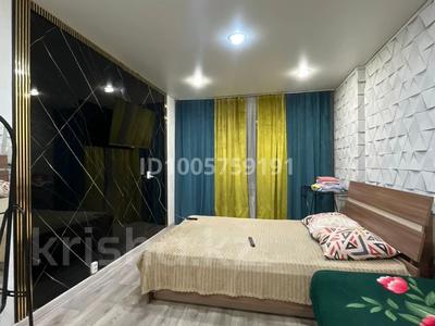 1-комнатная квартира · 30 м² · 2/5 этаж, Космическая 10/5 — Абая площад ушанова михаэлиса за 9 000 ₸ в Усть-Каменогорске, Ульбинский