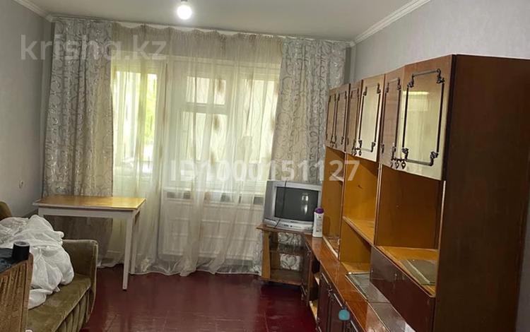 2-комнатная квартира · 45 м² · 2/5 этаж, Пришахтинск, 23й микрорайон — Супермаркет ежик за 10.7 млн 〒 в Караганде, Алихана Бокейханова р-н — фото 2