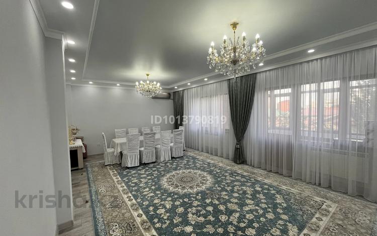 4-бөлмелі пәтер · 200 м² · 3/15 қабат, Айтеке би 113, бағасы: 150 млн ₸ в Атырау — фото 2