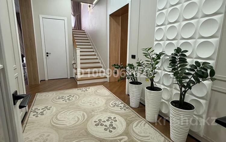 Часть дома · 6 комнат · 217 м² · 3 сот., Дуйсен Баянова 240 — Район Атакент за 100 млн 〒 в Таразе — фото 2