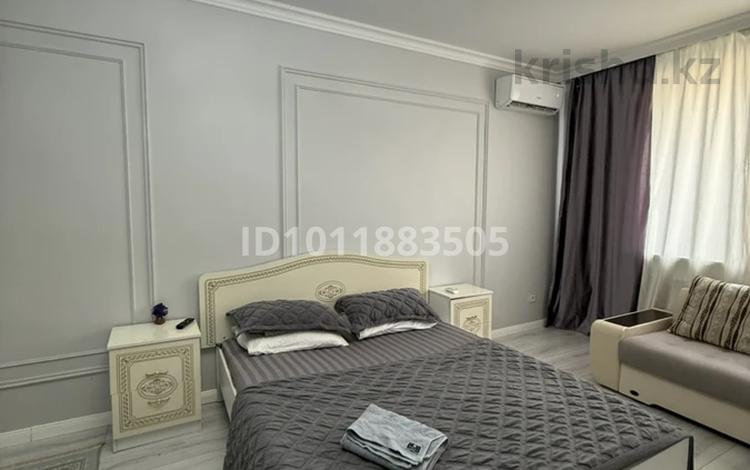 1-комнатная квартира · 50 м² · 8/10 этаж, ул. Таумуша Жумагалиева 10 за 230 000 ₸ в Атырау, мкр Авангард-2 — фото 2