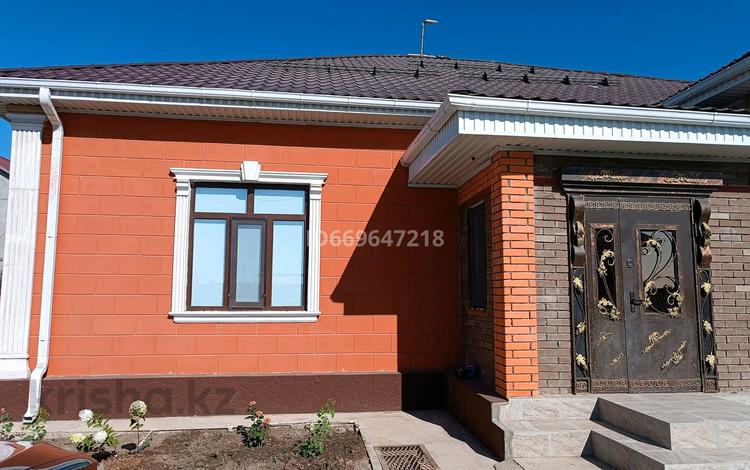 Жеке үй · 4 бөлме · 200 м² · 15 жүзд., пгт Балыкши, Зарослый 130, бағасы: 38 млн ₸ в Атырау — фото 17