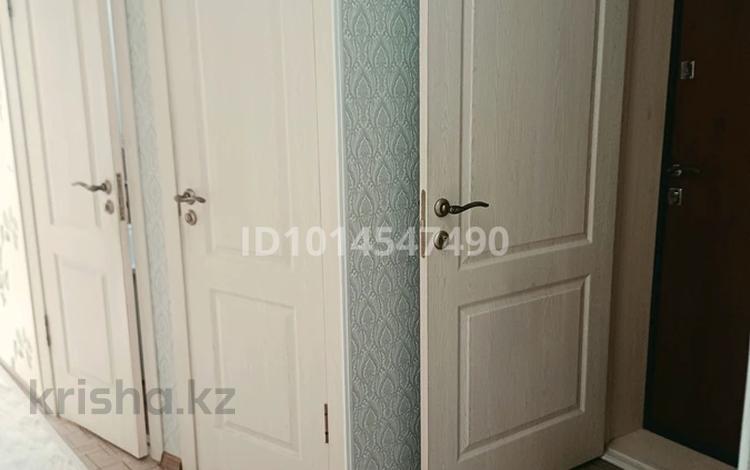3-комнатная квартира · 62 м², мкр Жансая 25 за 135 000 ₸ в Таразе — фото 2