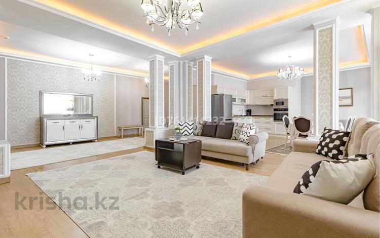 4-комнатная квартира · 180 м² · 8/8 этаж, Достык 13 за 60 000 ₸ в Астане, Есильский р-н — фото 2