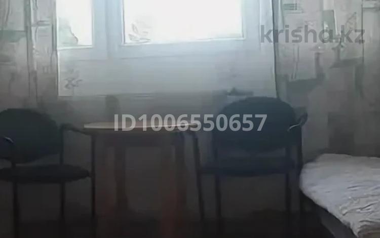 1 бөлме · 13 м², Серикбаев 1/2, бағасы: 135 000 ₸ в Усть-Каменогорске — фото 2