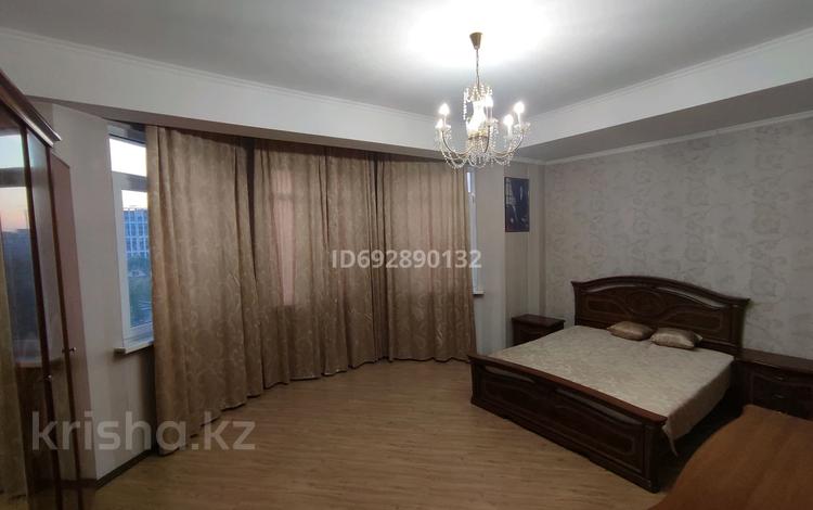 3-комнатная квартира, 87 м², 5/6 этаж помесячно, Кекилбайулы