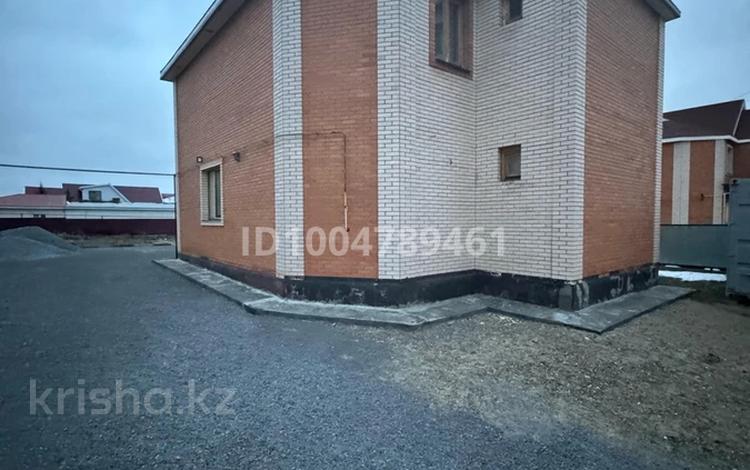 Отдельный дом · 5 комнат · 150 м² · 5 сот., Жилой массив Береке 22 — Жилой массив Береке, возле Авто цона за 400 000 〒 в Актобе — фото 2