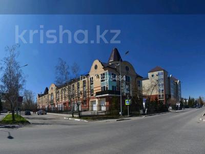 4-комнатная квартира · 305 м², Брусиловского — Васильева. Конституции за 250 млн 〒 в Петропавловске