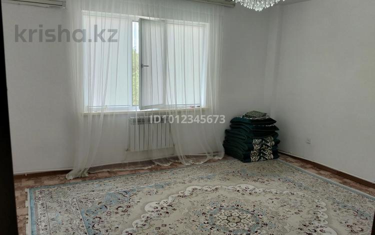 2-бөлмелі пәтер · 61 м² · 3/5 қабат, ул. Айнаш Байжигитовой 66, бағасы: 18 млн ₸ в Атырау, мкр Авангард-2 — фото 2