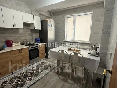 2-бөлмелі пәтер · 65 м² · 4/5 қабат, Абая 5а/3 — Сзади дома находится поликлиника, бағасы: 16 млн ₸ в Сатпаев