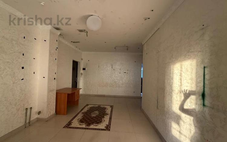 2-бөлмелі пәтер · 64 м² · 1/9 қабат, Шұғыла ш/а. 342/5, бағасы: 36 млн ₸ в Алматы, Наурызбайский р-н — фото 2