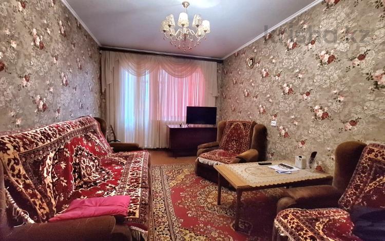 2-комнатная квартира · 50 м² · 2/9 этаж, Майкудук, 18й микрорайон за 13 млн ₸ в Караганде, Алихана Бокейханова р-н — фото 2