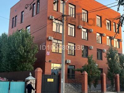 Офисы, магазины и бутики, салоны красоты, фитнес и спорт, медцентры и аптеки, образование, кабинеты и рабочие места, студии · 500 м² за ~ 1.8 млн 〒 в Уральске