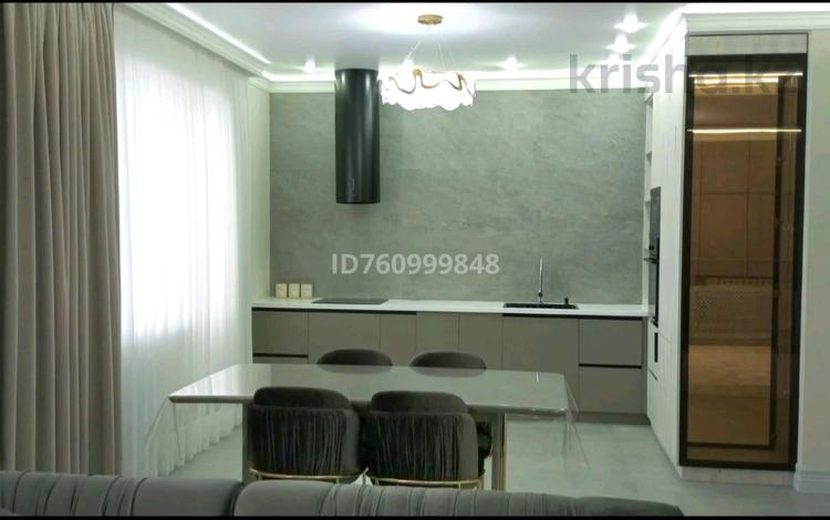 2-бөлмелі пәтер · 100 м² · 9/11 қабат, Алии Молдагуловой 44 — Напротив Летного училища и Гипер Дины, бағасы: 500 000 〒 в Актобе — фото 122